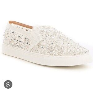 Antonio Melani Garner Lace jeweled sneaker Size 7